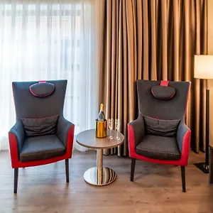 4* Hotel Plaza Premium Center